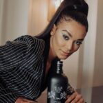Pearl Thusi Instagram - Sweet rose… eternal rose… thornless rose… BLACK ROSE! O'Two Hotel
