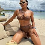 Pearl Thusi Instagram - Happy birthday to this incredible woman. An inspiration and force to never be underestimated! You make it look so easy and so good to grow up! Glad to be learning from the best! I love you so much and am so proud to have a friend as incredible as you are! Never forget how powerful you are. 🖤