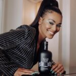 Pearl Thusi Instagram - Sweet rose… eternal rose… thornless rose… BLACK ROSE! O'Two Hotel