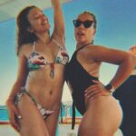 Pearl Thusi Instagram - Boatful of booties, bosoms and beauties having a ball with some banter and baffoonery. Btw @robinthede on content is major 🔑🚨 Happiness