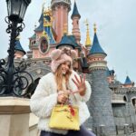 Polina Pushkareva Instagram - My birthday week in Paris was absolutely perfect ⠀ Usually my birthdays are full of drama and stress for some reason. But this one was cosy, happy and full of laughter and dances ⠀ Charity events, party with my followers (decided to make it my new tradition to celebrate my bdays will y’all in different countries hehe), shopping spree, seeing my French employees for the first time in real life, friends who came from all over the world is ❤️ ⠀ Let’s make my 26th the best year of my life Paris, France
