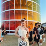 Polina Pushkareva Instagram - Coachella: expectation vs reality Tap-tap like ❤️ This year I went to Coachella for the second time. People who don't know what to expect must be the most disappointed ones by the festival. I share my experience. 1. Coachella is about discomfort. The sun is scorching from all sides, dust gets into your face, it's hard to breathe. And hanging out for 12 hours for three days in a row is just physically hard. Think about everything in advance so that you feel comfortable, and be sure to take sweaters with you. 2. Coachella is expensive For example, a taxi from Palm Springs to Coachella costs $50-200. Hotels cost tenfold, and a normal hotel will cost $700-800 per day. You definitely shouldn’t expect that it will be a cool and inexpensive festival experience. 3. Coachella is not about fun, but about blogging and showing off At some point, the festival turned from a musical one into a show of outfits, dresses and creating content. Compared to other festivals, the atmosphere here is more smug and formal. And that’s why there is less vibe. Mistakes I’ve made this year. Don't repeat after me: - don’t buy a VIP ticket, it's not worth it; - fly directly to Palm Springs airport, and not to Los Angeles, so as not to lose one day; - book all hotels in advance; - dress comfortably to enjoy the music, not thinking that it's cold/hot/too tight, etc. Who went to Coachella or wants to visit? Coachella, California