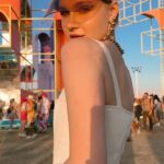 Polina Pushkareva Instagram - Coachella: expectation vs reality Tap-tap like ❤️ This year I went to Coachella for the second time. People who don't know what to expect must be the most disappointed ones by the festival. I share my experience. 1. Coachella is about discomfort. The sun is scorching from all sides, dust gets into your face, it's hard to breathe. And hanging out for 12 hours for three days in a row is just physically hard. Think about everything in advance so that you feel comfortable, and be sure to take sweaters with you. 2. Coachella is expensive For example, a taxi from Palm Springs to Coachella costs $50-200. Hotels cost tenfold, and a normal hotel will cost $700-800 per day. You definitely shouldn’t expect that it will be a cool and inexpensive festival experience. 3. Coachella is not about fun, but about blogging and showing off At some point, the festival turned from a musical one into a show of outfits, dresses and creating content. Compared to other festivals, the atmosphere here is more smug and formal. And that’s why there is less vibe. Mistakes I’ve made this year. Don't repeat after me: - don’t buy a VIP ticket, it's not worth it; - fly directly to Palm Springs airport, and not to Los Angeles, so as not to lose one day; - book all hotels in advance; - dress comfortably to enjoy the music, not thinking that it's cold/hot/too tight, etc. Who went to Coachella or wants to visit? Coachella, California