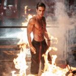 Polo Morín Instagram - “De alguna forma, todos vivimos nuestro propio infierno”. -Julián M DONDE HUBO FUEGO 🔥 17 AGOSTO, en NETFLIX. #DondeHuboFuego 👨🏼‍🚒🧯🚒❤️‍🔥