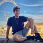 Polo Morín Instagram - Y vas aprendiendo que no solo se trata de mariposas en el estómago, se trata de paz en la mente y tranquilidad en el corazón.