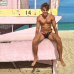 Polo Morín Instagram - 🗺🏊🏻‍♂️❤️‍🩹🩲🏝