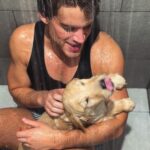 Polo Morín Instagram - Su primer baño 🐾 :) 🦮🫰🏼❣️🐾🫶🏼 #puppy