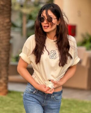Pooja Chopra Instagram - 🦁+🌻

📸 by @aamirmeer_5