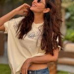 Pooja Chopra Instagram - 🦁+🌻 📸 by @aamirmeer_5