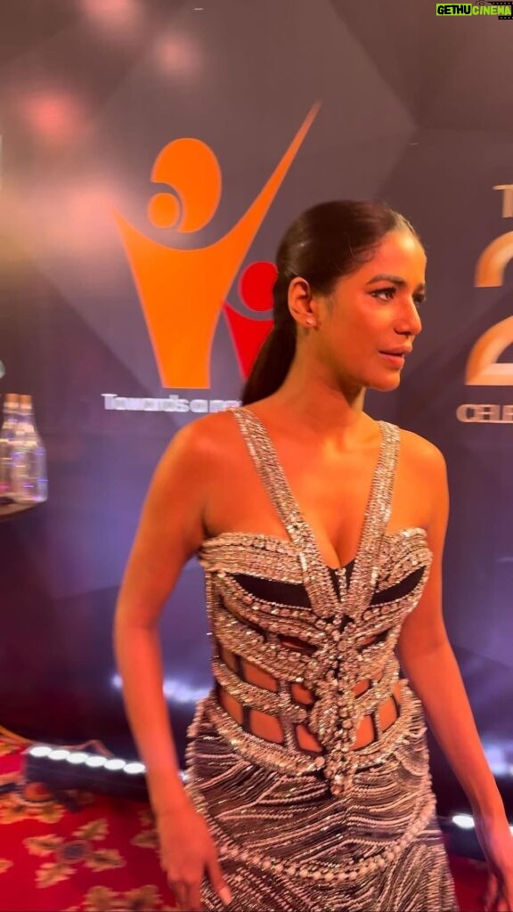 Poonam Pandey Instagram - Feeling like a queen on the red carpet at the 23rd ITA Awards! 👑💃 Thank you all for the love and compliments, it means the world to me! 😊 #23rdITAAwards #RedCarpetGlam #FashionForward #ITAawards #TVcelebration #MemorableMoments #poonampandey #poonampandeyreal