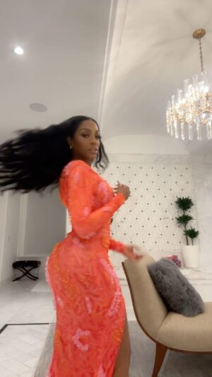 Porsha Williams Instagram - HELPPPP! Some friends are taking me out tonight!

 Help me pick a dress ?  PS: (I’m already late)😫🤭

1). 2). 3). ????

Hair: @gonakedhair

Dress 2: @onalajaofficial 

Song: @saweetie