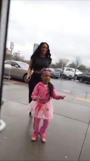 Porsha Williams Instagram - The best day ever! Your love is one in a million … @pilarjhena 🎉🎊 How precious is Pj telling everyone “It’s my BIRTHDAY”🥹 #5YrsOld💕💕💕💕

Videographer: @Shotbysed

planner 🎉 @Dazzlemeparties