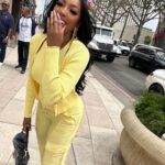 Porsha Williams Guobadia Instagram - 🌟 LA is life 🙌🏾 #Bestie @shameamorton 💛🍋🍋#LivingLifeLikeItsGolden #BeverlyHills Hair: @gonakedhair Earrings: @houseofemmanuele Avra Beverly Hills