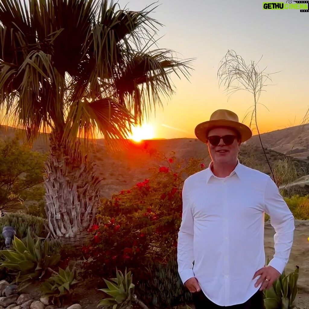 Rainn Wilson Instagram - Close your eyes. Picture me standing next to a desert shrub in a sunset in a white shirt with a hat and glasses. Now open them. Was it close to what you imagined?