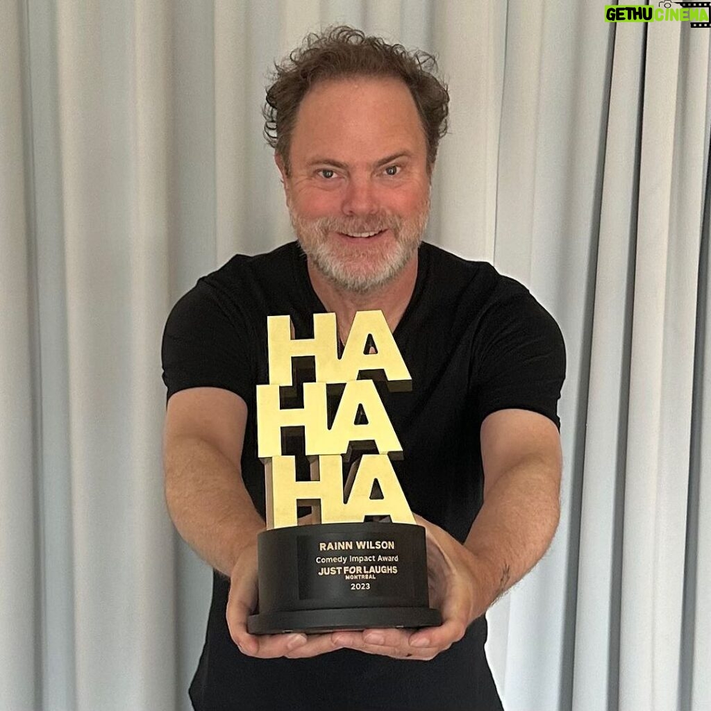 Rainn Wilson Instagram - Had an AMAZING time at the @justforlaughs Fest in Montréal! All kinds of magical things happened. Thank you for my award! I will put it on my shelf. (Not in my closet!)