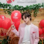 Rathavit Kijworalak Instagram - ดีใจที่ได้เจอทุกคนนะครับ 🍓งาน The Temptation of Strawberry 🍓ยังมีถึง 24 มี.ค. 67 นี้ ใครอยากช้อปสตรอว์เบอร์รีเกาหลีก็ไปกันได้เลย #EnjoyKFood #Kfood #Kfruits #Kberry #ThetemptationOfStrawberry #kberrypopup2024