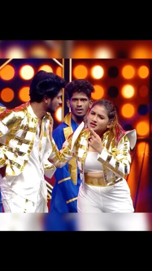 Raveena Daha Instagram - What is Shoulder Dance????🤔🧐
Watch full video 😂
Shoulder Dance with my dear chellaakutyyy 🖤😍
@im_raveena_daha 🖤
#sholderdance 🔥

#mani #raveena #maniraveena #manichandra #raveenadaha #behindwoods #thalapathy #thalapathyvijay #vijay #pushpa #alluarjun #vaathicoming #rakita #rakitarakitarakita #danush #sandymaster #sandy #valimangavalippu