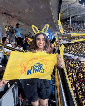 Raveena Daha Instagram - CSK 💛

All about yesterday 🧸 

@vishnuvijay_offl💜 @yashikaaannand 💙#csk #ipl #rd #raveena