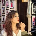 Raveena Tandon Instagram - It’s all within you …. ♥️🙏🏻 #attitude #borntowin 📸 - @rashathadani