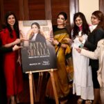Raveena Tandon Instagram - An afternoon well spent! With the power ladies of our Legal System! #mrunalinideshmukh @advocate.vandana @tanyachaitanya27 @priyankakhimani and @sanaraeeskhan