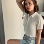 Reyhaneh Parsa Instagram - 🪞 Ben düşünüyorum. o’zaman ben varım