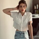 Reyhaneh Parsa Instagram - 🪞 Ben düşünüyorum. o’zaman ben varım