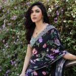 Ritu Varma Instagram - 💟 Outfit @anushareddy.couture Jewellery @starlajewelsofficial Styling @sandhya_sabbavarapu @team_sandhya Styling team @thumu_bhavana @sunandini_vijjagiri MUA @makeupartist_arti Hair @durgarao_kvv Photography @adrin_sequeira