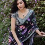 Ritu Varma Instagram - 💟 Outfit @anushareddy.couture Jewellery @starlajewelsofficial Styling @sandhya_sabbavarapu @team_sandhya Styling team @thumu_bhavana @sunandini_vijjagiri MUA @makeupartist_arti Hair @durgarao_kvv Photography @adrin_sequeira