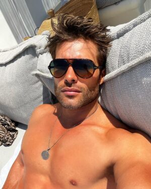 Rodrigo Guirao Díaz Instagram - Lo que en más fotos y en los videos puedo reflejar es el trato y la amabilidad de todo el staff del @sharm_hotel_mykonos ! Mei, Andy, Armando y Manno son unos ídolos totales. Están haciendo que mi primera ve en Mykonos sea increíble! Para cuando quieran ir les súper recomiendo ese lugar!