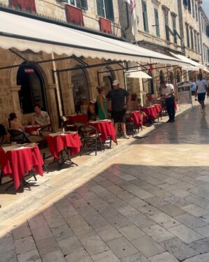 Rodrigo Guirao Díaz Instagram - Les dejo unas fotos de otra hermosa ciudad: Dubrovnik, Croacia. No me pregunten por qué subí la 5ta foto, ahora que estoy escribiendo esto me da fiaca volver a subir todas así que la dejo ajajaj