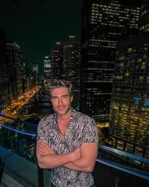 Rodrigo Guirao Díaz Instagram - Bright lights, big city going to my head 🎶