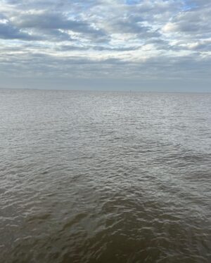 Rodrigo Guirao Díaz Instagram - Mientras el agua del río choca contra las piedras del viejo muelle de mi infancia. Hay lugares que nos dan paz. Me hace bien cada tanto regresar.