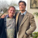 Rodrigo Guirao Díaz Instagram - Hoy estrena “HUMO BAJO EL AGUA” en varios cines 🇦🇷. Les dejo algunas fotos que no subí nunca de la peli. Una peli que hicimos con el corazón y dando lo mejor de nosotros. El cine nos puede ayudar a entender algunos temas de forma mucho más profunda. Nos ayuda a empatizar con la idea principal y con lo que sienten los personajes. La felicidad solo se puede encontrar a partir de la libertad de ser uno mismo. Y del coraje que se necesita para buscar y pelear por esa libertad es para mi de lo que habla esta película. ❤️