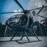 Rodrigo Guirao Díaz Instagram - Seguro los envidiosos dirán que esta trucada la foto, que es imposible que salté yo... Seguro Tom Cruise y su equipo estarán preocupados por esta nueva competencia que nace. Probablemente no reciba su like… Pero en el fondo sabe que ya tiene un sucesor. 😂😂😂 PH: @felipe22herrera genio! Para #JuegoDeMentiras por @telemundoseries 2023 Tom's Cruise