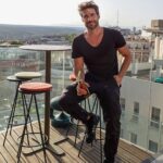 Rodrigo Guirao Díaz Instagram - Termino una de las mejores vacaciones de mi vida en una de mis ciudades favoritas: MADRID. Hermoso vivirla desde @indigomadrid súper céntrico, hermosa terraza, la comida, la gente que trabaja en el hotel. Todo un 10. Gracias @idolyagency_official @perucha63 🫶🫶🫶 Como siempre que me voy de Madrid, queda un pedazo de mi corazon ahí. Rima y todo. 🫶🫶🫶 Hotel Indigo Madrid-Gran Via