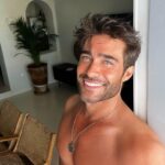 Rodrigo Guirao Díaz Instagram - Lo que en más fotos y en los videos puedo reflejar es el trato y la amabilidad de todo el staff del @sharm_hotel_mykonos ! Mei, Andy, Armando y Manno son unos ídolos totales. Están haciendo que mi primera ve en Mykonos sea increíble! Para cuando quieran ir les súper recomiendo ese lugar! Sharm Hotel Mykonos