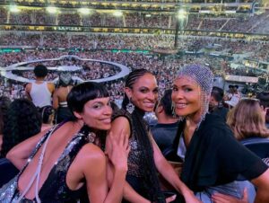 Rosario Dawson Instagram - Look Around It’s Me And My Crew - Big Energy