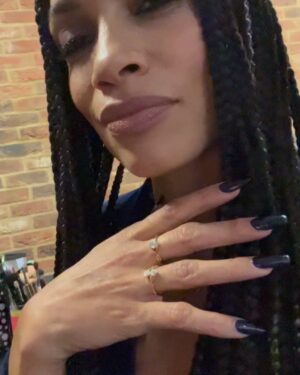 Rosario Dawson Instagram - Sparkling in London with @theofficialpandora’s lab-created diamonds.  

#diamondsbypandora #labcreated #pandorapartner