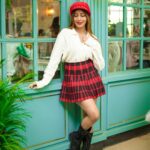 Ruma Sharma Instagram - Spark and shine, it’s #christmastime🎄 Are you ready to meet your Santa 🧑‍🎄 . Shot by - @gauravrj.photography Edit by - @wasey_rock69 . #decembertoremember #rumasharma #christmasiscoming #yearendingvibes❄️ India