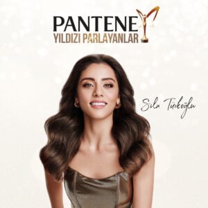 Sıla Türkoğlu Instagram - #PanteneAltınKelebek için heyecanım dorukta çünkü geri sayım başladı, büyük geceye sadece 3 hafta kaldı! ⭐ Şimdiden ışıltının tüm şehri sardığını sen de hissediyor musun? 💛 
@panteneturkiye 
#GücünüGösterenlerinGecesi 
#işbirliği
