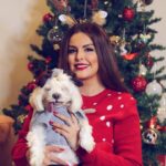 Sahar Moghadass Instagram - كريسمس رو به همه مسيحيان دنيا به خصوص هموطنان ارامنه خوبمون تبريك ميگم اميدوارم درهاى بركت و رحمت به روى همه مردم دنيا باز بشه 🙏🏻🎅🏻🎄❤️ . Merry Christmas 🎄🎅🏻 . Photo : @faezphotography 📸 . #sahar #saharmusic #toto #mrtoto #christmas #God #🤍 St John's Wood