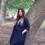 Sahar Moghadass Instagram - ‎مرسى كه هستين 🙏🏻❤️ . . Photo : @vxsion.co . . #sahar #saharmuisc #mo_bi_to #مو_بى_تو #God #❤️ Richmond Park