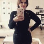 Sahar Moghadass Instagram - Last week ... studio time 🎼🎧🎤 . . میشد آرومم کنی بدون خون میشد اون حرفا رو زد اما درست خونو شستم از رو صورتم ولی جای زخمو تا ابد نمیشه شست.. ‎#روزبه _بمانى . . #sahar #saharmusic #God #love #❤️ London, United Kingdom