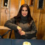 Sahar Moghadass Instagram - من براى تك تكتون ارزش قائلم و دوستتون دارم زياد چون منو همونجورى كه هستم قبول كردين و باور دارين ، هميشه بمونين برام 🙏🏻💖