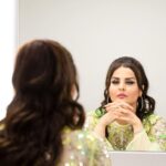 Sahar Moghadass Instagram - بمونه ازم به يادگار خاطرات خوبى كه ديگه بر نميگرده كنسرت سيدنى ( استراليا ) لطفاً ورق بزنيد . . Photo : @elegant_4otography 🩷📸 Sydney, Australia
