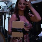 Sahar Moghadass Instagram - بهترين و شيرين ترين لحظه هاى زندگيم روى استيج و در كنار شماست دوستتون دارم ❤️ ١٤٠٢ تير Photo : @mehrnoush_photography 📷 Istanbul, Turkey