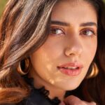 Sanjana Sanghi Instagram - #KadakSingh drops on @zee5 on the 8th of December. #DhakDhak drops on @netflix_in on 8th of December. How to explain this feeling????🥹🥹🥹🥹🥹