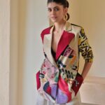Sanjana Sanghi Instagram - Moments so fine I’d freeze them in time ✨❤️ Day at the office with my #KadakSingh fam in Goa☀️🌴 @pankajtripathi @par_vathy @aniruddhatony @jaya.ahsan . . . . . . . 👗 in @akok.in by the dynamite @anamikakhanna.in ❤️ @eshaamiin1