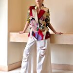 Sanjana Sanghi Instagram - Moments so fine I’d freeze them in time ✨❤️ Day at the office with my #KadakSingh fam in Goa☀️🌴 @pankajtripathi @par_vathy @aniruddhatony @jaya.ahsan . . . . . . . 👗 in @akok.in by the dynamite @anamikakhanna.in ❤️ @eshaamiin1