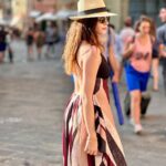 Sanjana Sanghi Instagram - Questa e vita 💕☀️🌊 The last few days were spent in some stunning Ligurian towns along the Italian Riviera. Camogli, though, has my heart. Quaint. Undiscovered. People full of love & life. Food full of color & warmth. Focaccia fresh out of the oven by local bakers. Sea food fresh out of the Ligurian sea. Little colourful homes strewn across the hillside, mesmerising, as though a painting made at leisure. I learned that given a choice, I can sit by a street drinking coffee and people watch for days. I also learned that speed boats across choppy sea waters frighten me?🤷🏼‍♀️ • Camogli - PortoFino - Santa Margarita • #SOnVacay #OffDuty Camogli, Riviera Ligure, Italia